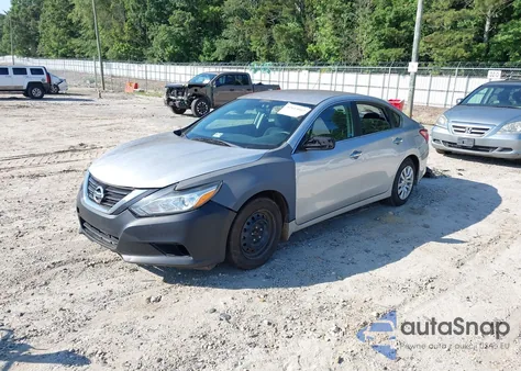 2017 Nissan Altima 2.5 S z USA, uszkodzony, nr VIN 1N4AL3AP4HC491004